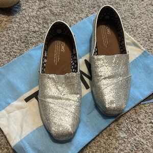 SILVER SPARKLE TOMS